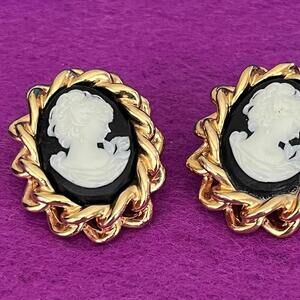 Vintage GT Chain Bezel Carved Plastic Black Cameo Pierced Earrings, 1.5"
